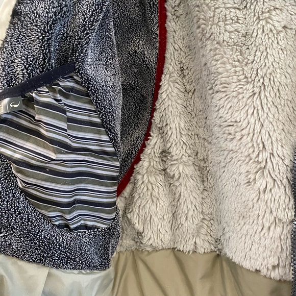 <3 Columbia jacket- used condition - Picture 3 of 5